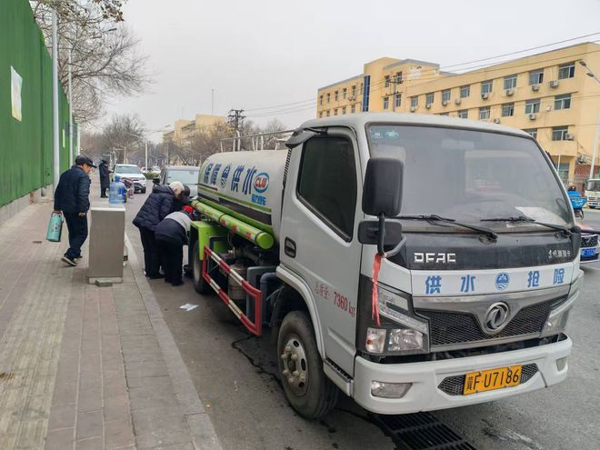 河北保定：供水部門快速響應 及時修復損壞管道
