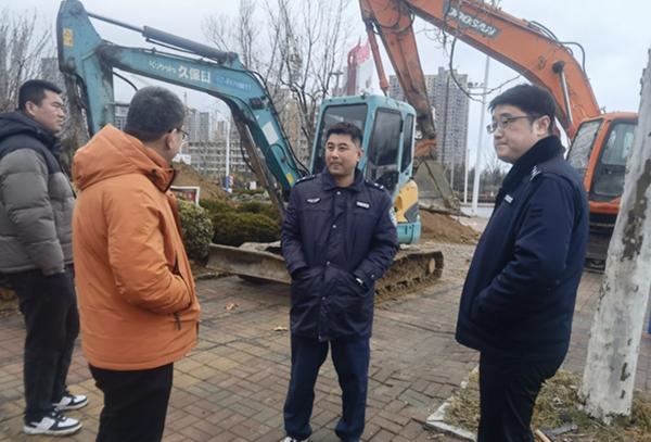 煙臺高新區綜合行政執法局迅速行動 成功搶修受損燃氣管道(圖2)